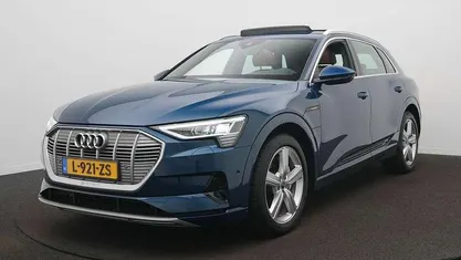 Blauw Gebruikt 2021 Audi e-tron Advanced SUV | € 27.900 (Eerlijke prijs)