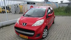 Rood Gebruikt 2009 Peugeot 107 Hatchback | € 2.450 (Goede deal)
