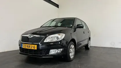 Zwart Occasion 2011 Skoda Fabia Ambition Hatchback | € 2.449 (Goede deal)