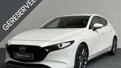 Wit, metallic lak Gebruikt 2020 Mazda 3 Luxury Hatchback | € 21.790 (Eerlijke prijs)