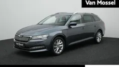 Grijs Gebruikt 2020 Skoda Superb Business Line Hatchback | € 21.900 (Goede deal)