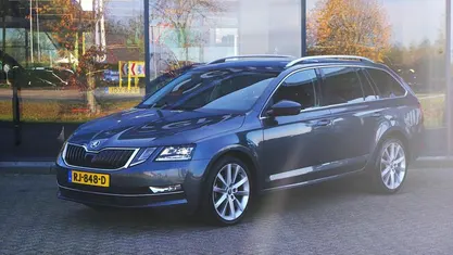 Grijs Gebruikt 2018 Skoda Octavia Business Line Stationwagen | € 13.350 (Eerlijke prijs)