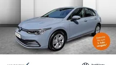 Gebruikt 2022 VW Golf VIII Life Sedan | € 26.804 (Eerlijke prijs)