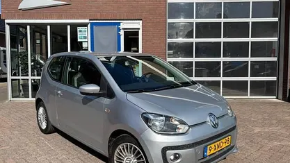 Occasion 2014 VW up! high up! Hatchback | € 6.750 (Eerlijke prijs)