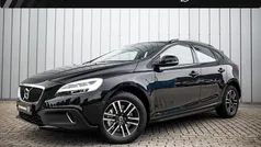 Zwart Gebruikt 2017 Volvo V40 CC Stationwagen | € 16.694 (Eerlijke prijs)
