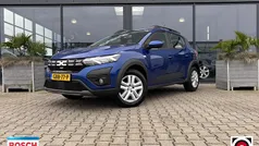 Blauw Gebruikt 2023 Dacia Sandero Expression Hatchback | € 19.900 (Eerlijke prijs)