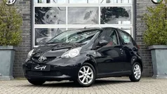 Zwart, andere lak Gebruikt 2008 Toyota Aygo Hatchback | € 1.999 (Eerlijke prijs)