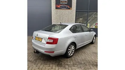 Occasion 2016 Skoda Octavia Ambition Hatchback | € 8.890 (Eerlijke prijs)