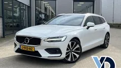 Wit Gebruikt 2020 Volvo V60 Business Edition Stationwagen | € 27.495 (Eerlijke prijs)