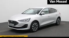 Grijs Gebruikt 2023 Ford Focus Titanium Hatchback | € 21.900 (Eerlijke prijs)