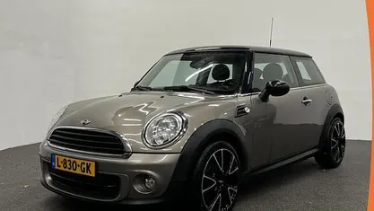 Grijs (metallic) Gebruikt 2011 Mini ONE Hatchback | € 5.990 (Eerlijke prijs)