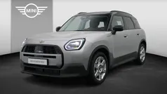 Grijs, metallic lak Gebruikt 2025 Mini Countryman Favoured SUV | € 51.950 (Eerlijke prijs)