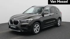 Zwart, metallic lak Gebruikt 2020 BMW X1 Executive SUV | € 26.900 (Eerlijke prijs)
