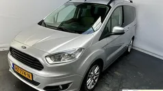 Grijs Gebruikt 2015 Ford Tourneo Courier Titanium MPV | € 11.750 (Eerlijke prijs)