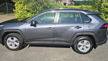 Grijs, metallic lak Gebruikt 2021 Toyota RAV4 SUV | € 29.950 (Super prijs)
