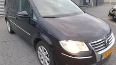 Zwart Gebruikt 2010 VW Touran Highline MPV | € 3.499 (Super prijs)