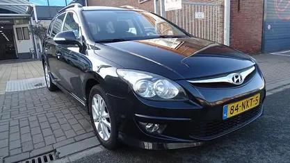 Zwart Occasion 2011 Hyundai i30 Stationwagen | € 3.450 (Eerlijke prijs)