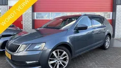 Grijs, metallic lak Gebruikt 2019 Skoda Octavia Business Line Stationwagen | € 15.888 (Eerlijke prijs)