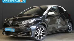 Zwart, metallic lak Gebruikt 2020 Toyota Yaris Edition Hatchback | € 20.495 (Eerlijke prijs)