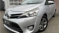 Grijs, metallic lak Gebruikt 2015 Toyota Verso Business Edition MPV | € 15.950 (Eerlijke prijs)