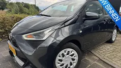 Grijs Gebruikt 2020 Toyota Aygo X-play Hatchback | € 12.900 (Eerlijke prijs)