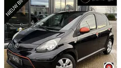 Zwart Gebruikt 2012 Toyota Aygo Hatchback | € 3.745 (Eerlijke prijs)