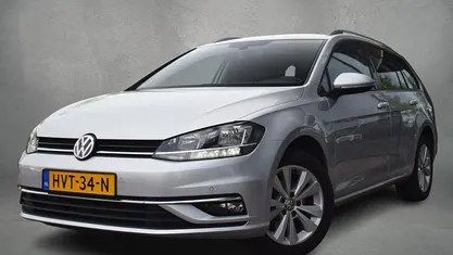 Grijs (metallic) Gebruikt 2020 VW Golf VII Comfortline Stationwagen | € 14.950 (Super prijs)