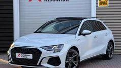 Wit Gebruikt 2021 Audi A3 Sportback e-tron Competition Sedan | € 28.950 (Eerlijke prijs)