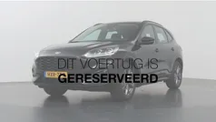 Zwart Gebruikt 2023 Ford Kuga ST-Line SUV | € 29.935 (Goede deal)