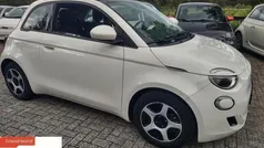 Wit, andere lak Gebruikt 2021 Fiat 500e Passion Cabriolet | € 19.950 (Eerlijke prijs)