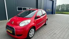 Rood, metallic lak Gebruikt 2009 Citroën C1 Hatchback | € 1.950 (Eerlijke prijs)