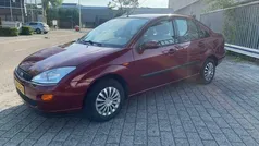 Rood Gebruikt 2000 Ford Focus Ghia Sedan | € 1.150 (Eerlijke prijs)