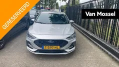 Grijs Gebruikt 2023 Ford Focus ST-Line X Hatchback | € 25.650 (Eerlijke prijs)