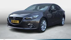 Bruin Gebruikt 2017 Mazda 3 Sedan | € 15.395 (Goede deal)