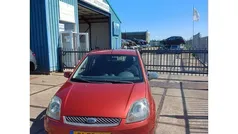 Rood Gebruikt 2007 Ford Fiesta Ghia Hatchback | € 1.250 (Goede deal)