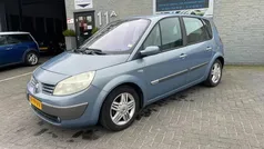 Gebruikt 2004 Renault Scénic II Komfort MPV | € 1.095 (Eerlijke prijs)