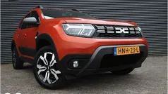 Oranje, metallic lak Gebruikt 2023 Dacia Duster Journey SUV | € 19.450 (Eerlijke prijs)