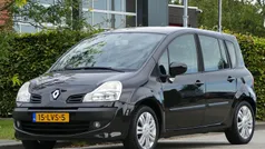 Zwart Gebruikt 2010 Renault Grand Modus Exception MPV | € 3.450 (Eerlijke prijs)