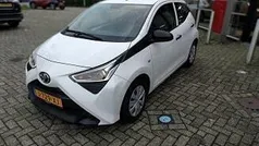 Wit Gebruikt 2020 Toyota Aygo Hatchback | € 9.950 (Eerlijke prijs)