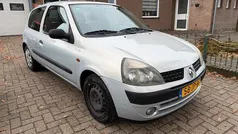 Gebruikt 2002 Renault Clio II Dynamique Hatchback | € 799 (Goede deal)
