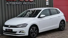 Wit, metallic lak Gebruikt 2018 VW Polo Comfortline Hatchback | € 12.495 (Eerlijke prijs)