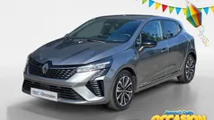 Gebruikt 2024 Renault Clio V Techno Hatchback | € 19.845 (Eerlijke prijs)