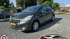 Grijs Gebruikt 2012 Peugeot 208 Envy Hatchback | € 5.500 (Eerlijke prijs)