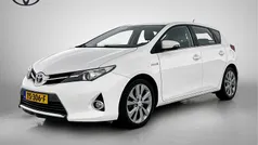 Gebruikt 2015 Toyota Auris Hybrid Executive Hatchback | € 12.450 (Eerlijke prijs)