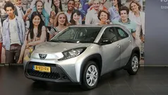 Grijs Gebruikt 2022 Toyota Aygo Play Hatchback | € 14.795 (Eerlijke prijs)