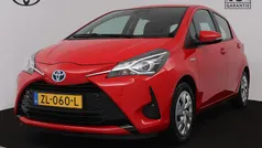 Rood Gebruikt 2019 Toyota Yaris Hybrid Active Hatchback | € 15.445 (Eerlijke prijs)