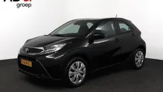 Zwart Gebruikt 2024 Toyota Aygo Play Hatchback | € 18.450 (Eerlijke prijs)