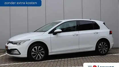 Occasion 2021 VW Golf VIII Life Hatchback | € 13.995 (Eerlijke prijs)