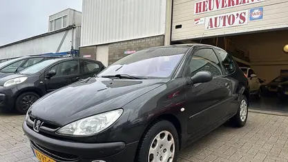 Occasion 2004 Peugeot 206 Hatchback | € 2.999 (Eerlijke prijs)