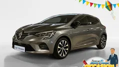 Grijs Gebruikt 2023 Renault Clio V Techno Hatchback | € 16.455 (Eerlijke prijs)